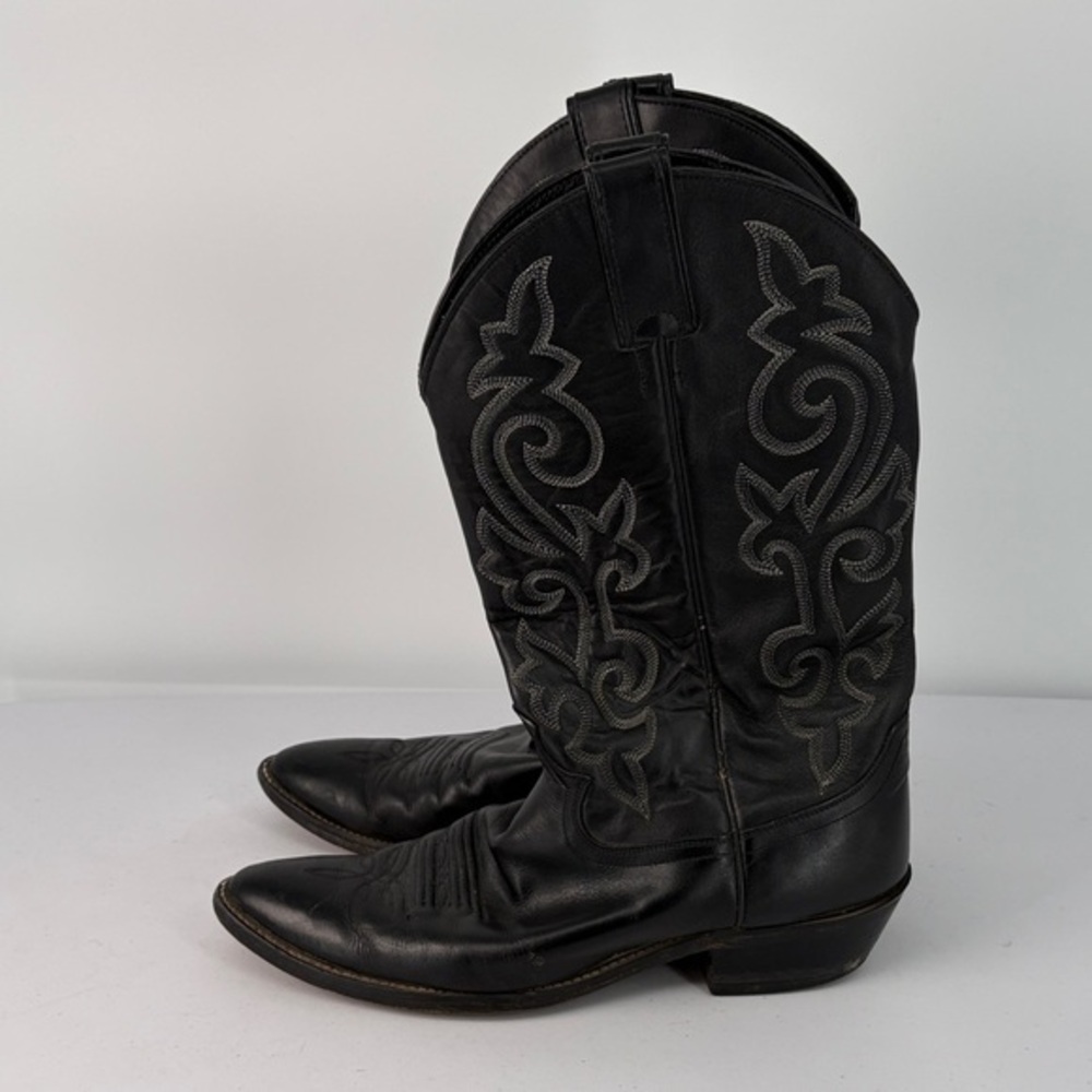🍎 Justin Boots Black Embroidered pointed toe Boots